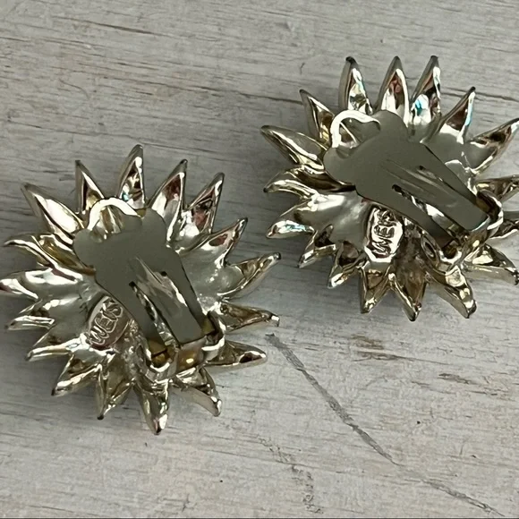 Weiss Vintage Light Blue Enamel AB Rhinestone 1940s Brooch and Earrings Set - Picture 14 of 16